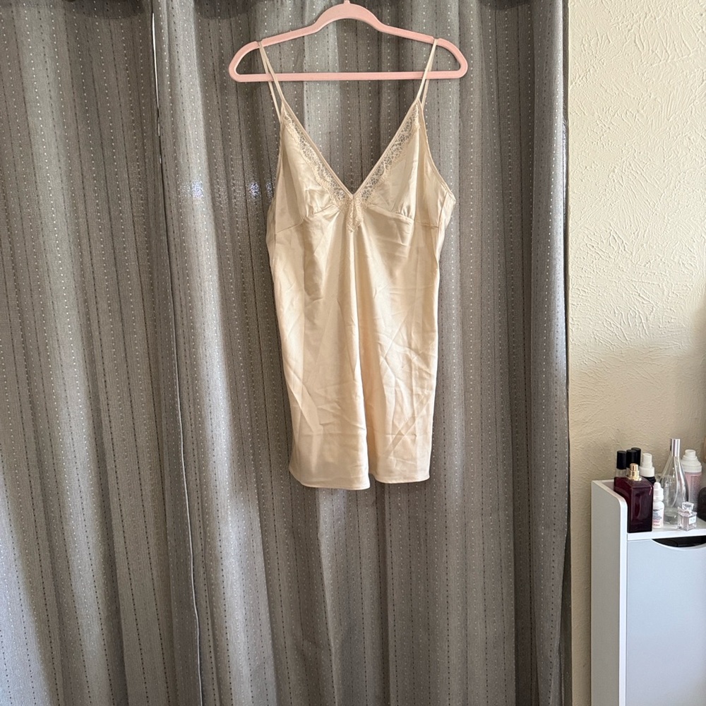 Abercrombie & Fitch Cream Lace-Trim Slip Chemise